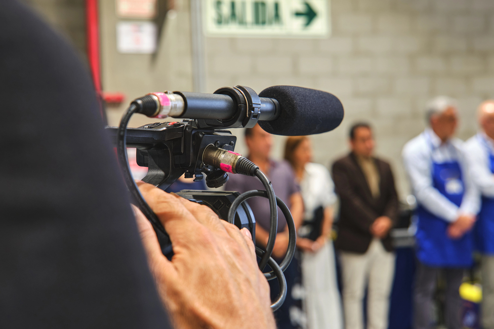 Firmenevent mit Bühne, Licht und Tonanlage